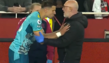 Jan Bednarek zmieniony po groźnym upadku. Jego zmiennik jednym z bohaterów. Święci sensacyjnie zatrzymali Arsenal (VIDEO)